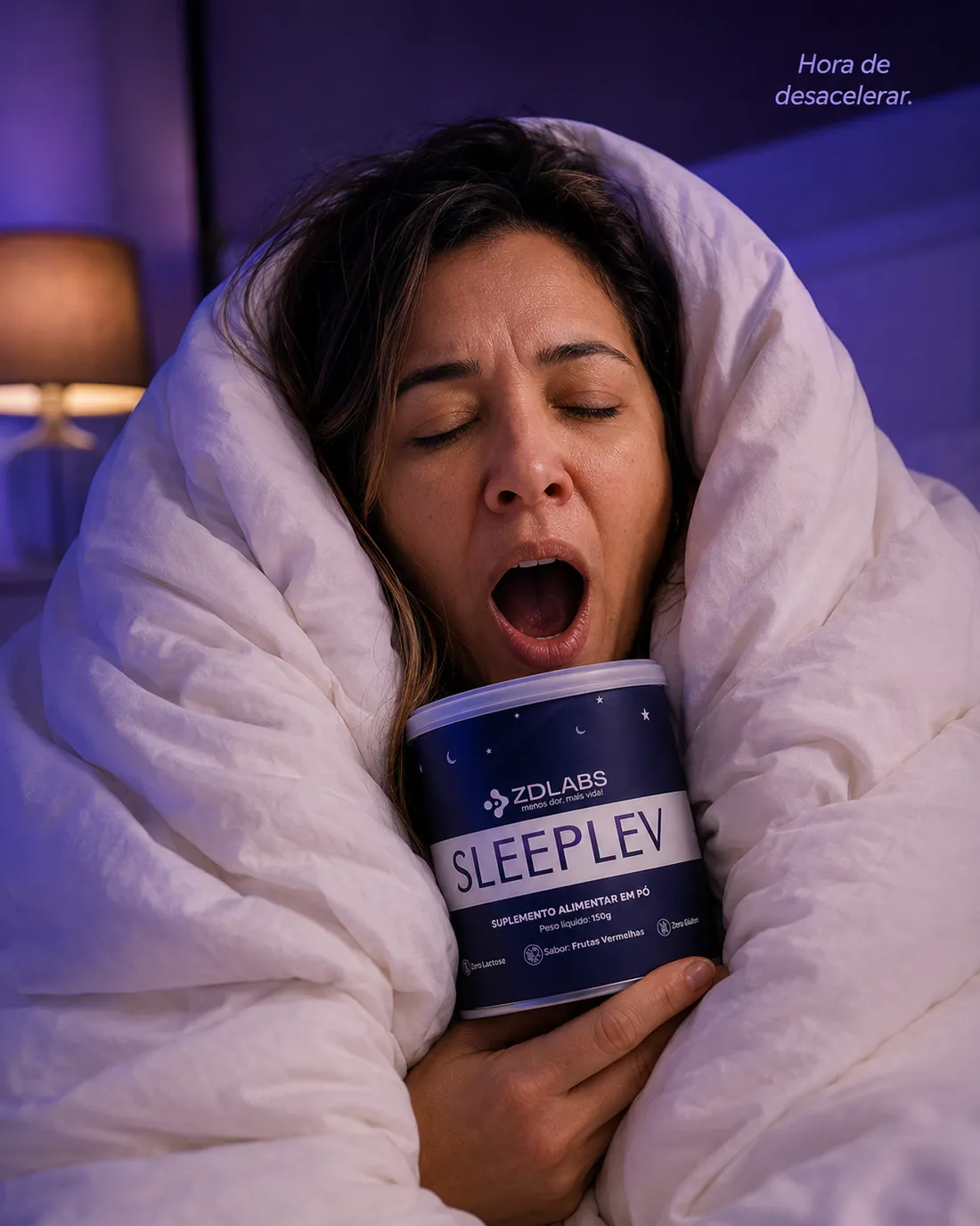 Mulher desacelerando com SleepLev em seu ritual noturno